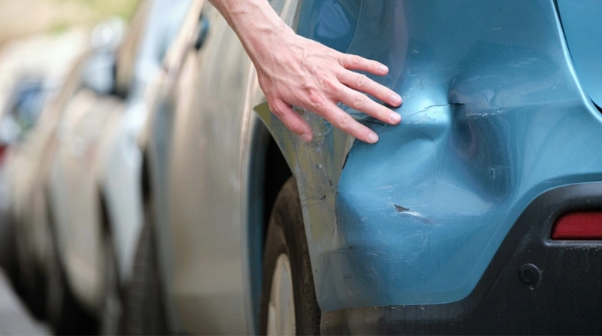 Bezpośrednia likwidacja szkody (BLS) – jak funkcjonuje i kiedy warto z niej skorzystać w Polsce?