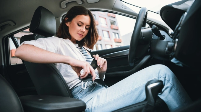 Mandat za brak pasów a punkty karne – co warto wiedzieć w 2026 roku?