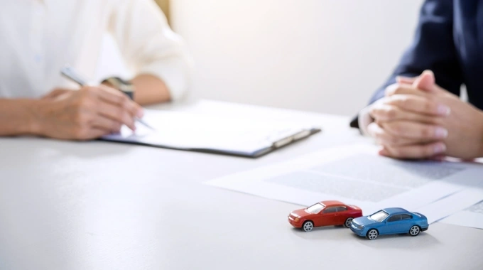 Jak czytać OWU ubezpieczenia komunikacyjnego?