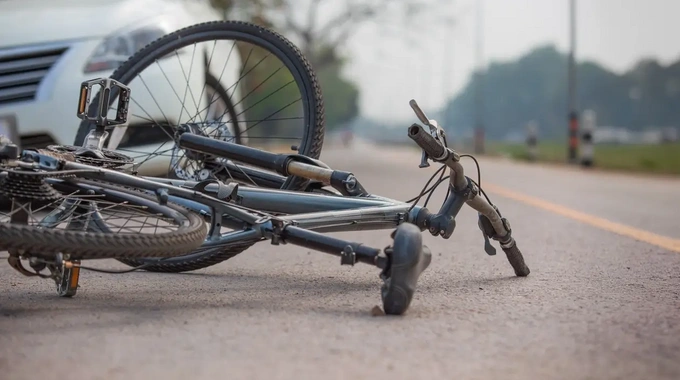 Ubezpieczenie rowerzysty: OC, NNW, casco roweru i ochrona od kradzieży – praktyczny poradnik